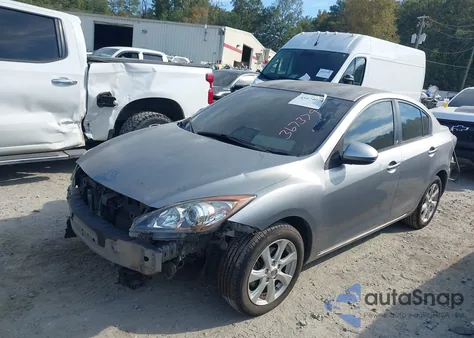 2011 Mazda Mazda3 I Touring z USA, uszkodzony, nr VIN JM1BL1VF9B1367379